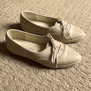 Nude leather flats/ slip on tennis shoes